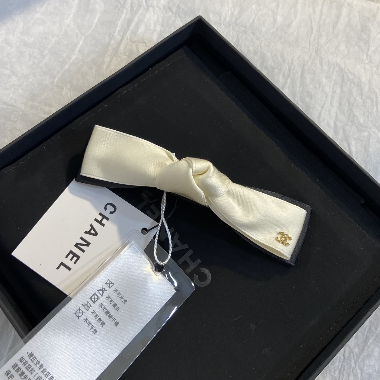 Chanel Satin Bow Hair Clip-XF0862